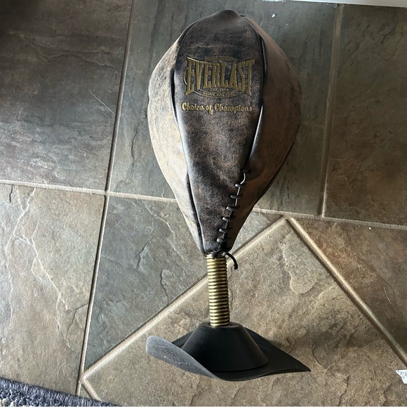 Everlast Restoration Hardware Desktop Speed Bag Genuine Leather With Base! - Picture 3 of 14